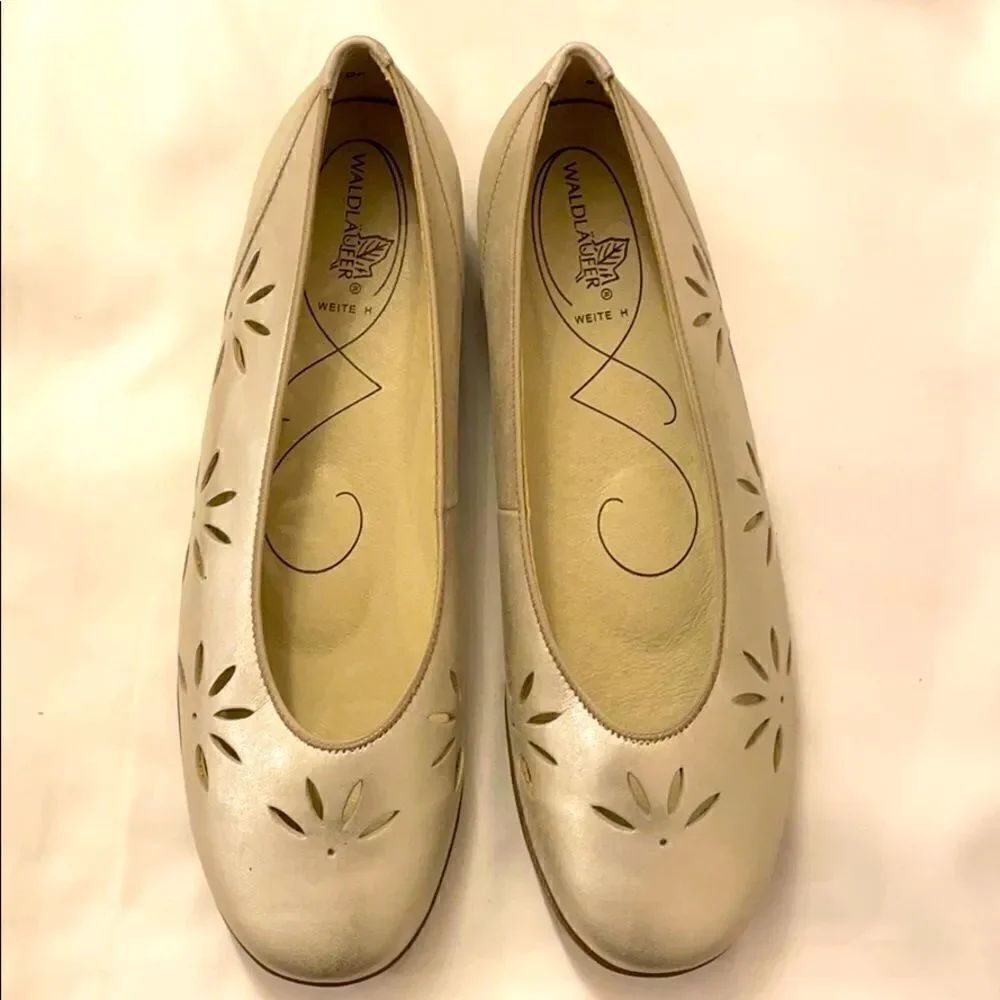 WALDLAUFER PASTEL SILVER CUTOUT FLOWERS FL…